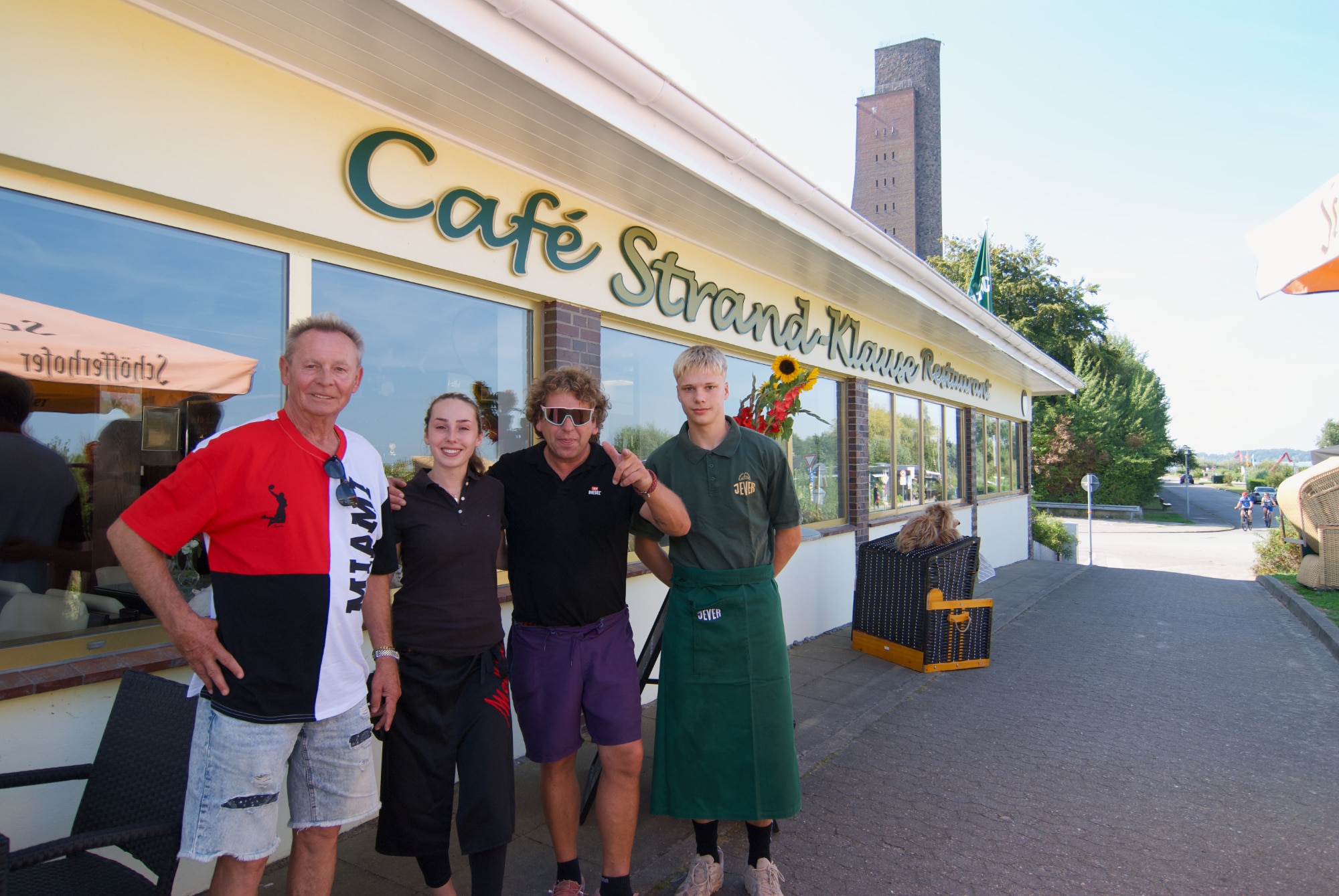 Ihr Team von der Strand-Klause Laboe freut sich auf Sie!